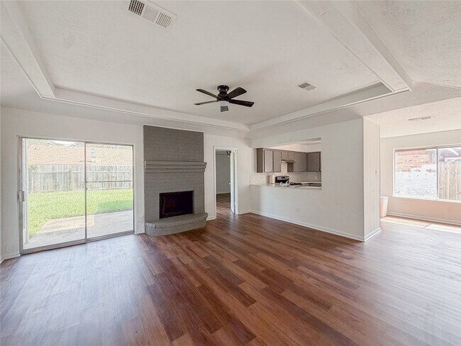 Building Photo - 12779 Enchanted Path Dr