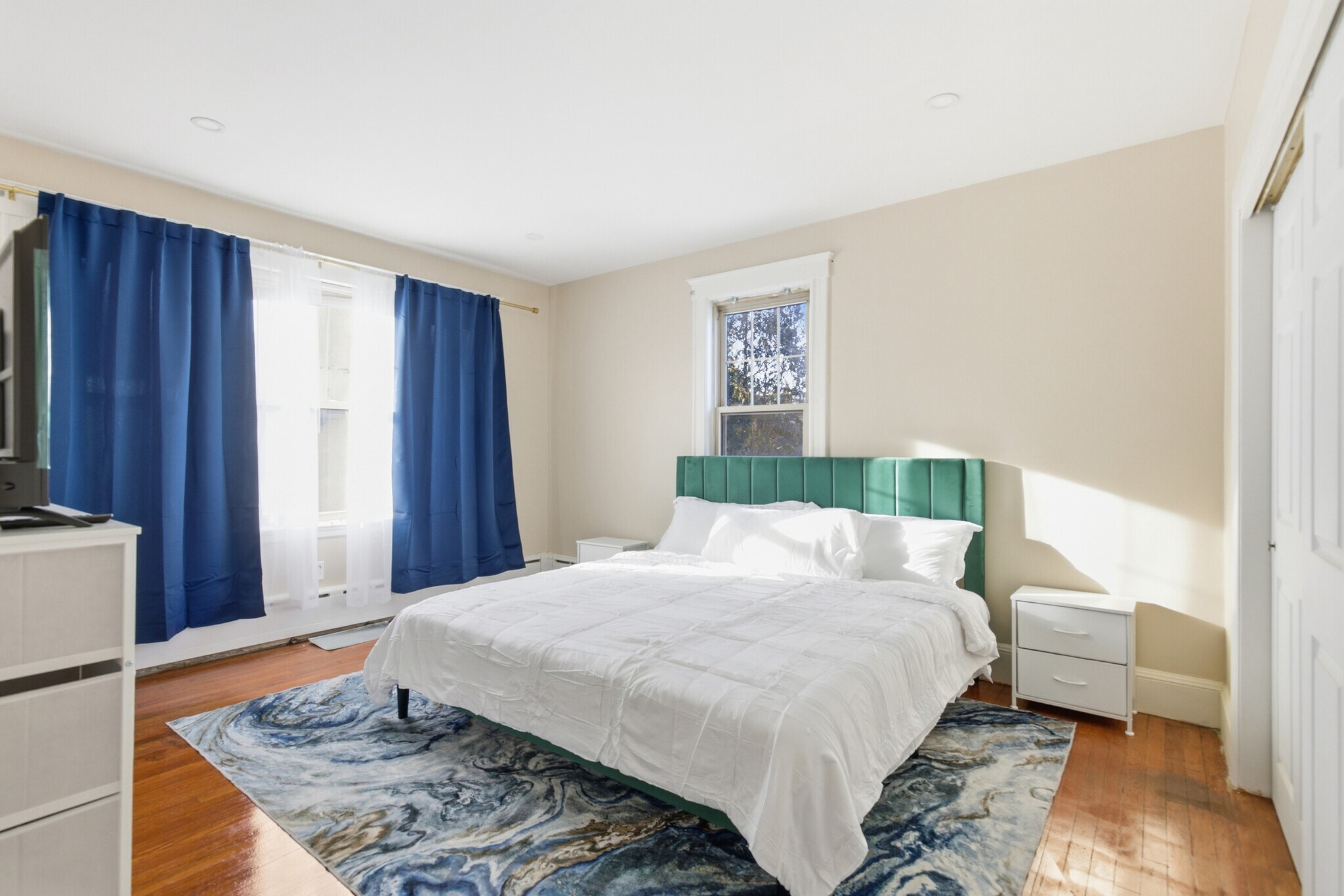 Building Photo - 706 Metropolitan Ave