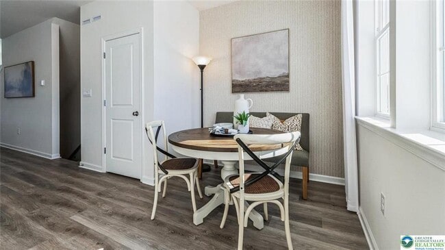 Building Photo - 8341 Alexander Ct