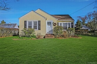 Building Photo - 425 Old Shipyard Ln