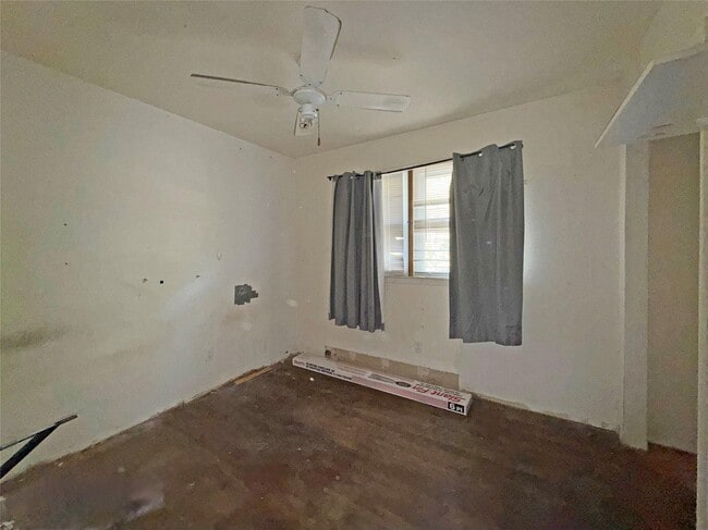 Building Photo - 25 Brookhaven Ave