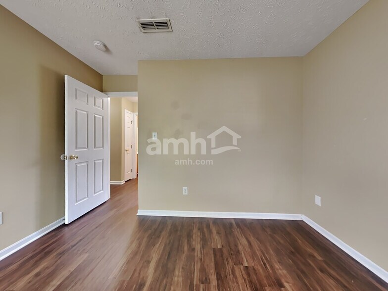 Building Photo - 778 Thornton Dr