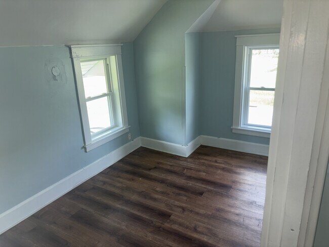 Building Photo - 639 Fairgreen Ave