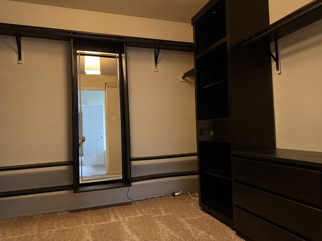 Building Photo - 6208 Melanie Dr