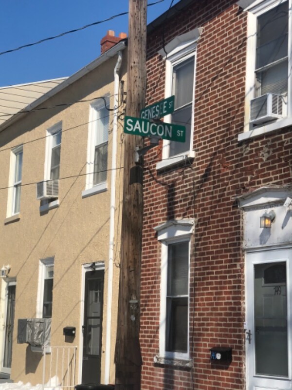 Building Photo - 742 Genesee St