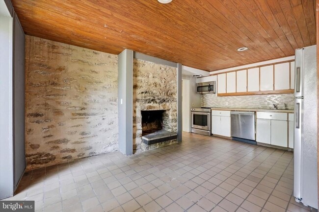 Building Photo - 803 Mill Creek Rd