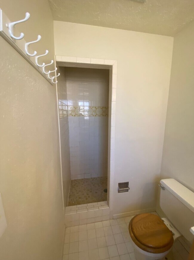 Building Photo - 675 Frank Maes Ave