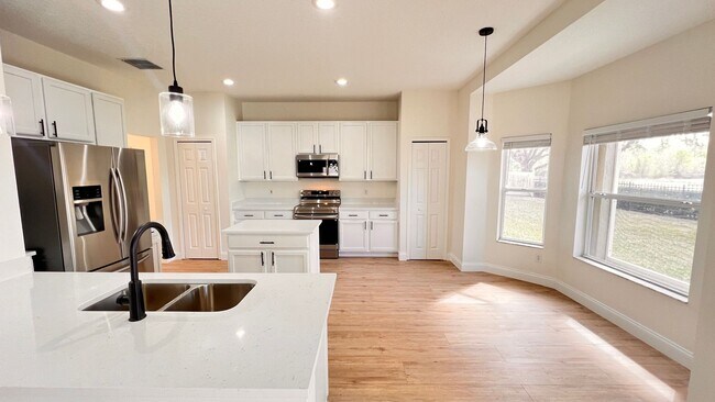 Building Photo - AWESOME 4BD/3BA in Orlando!!!