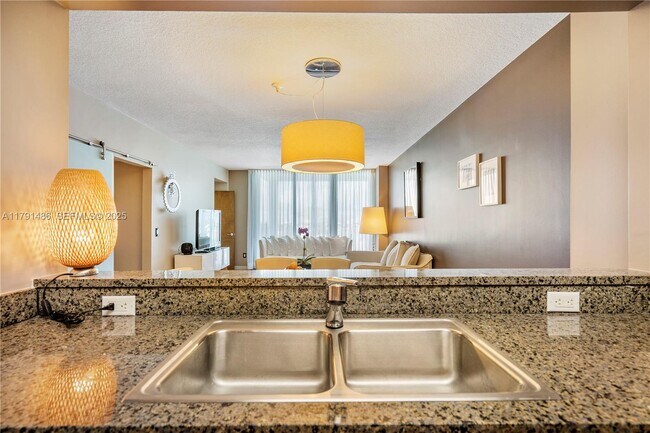 Building Photo - 1500 Ocean Dr