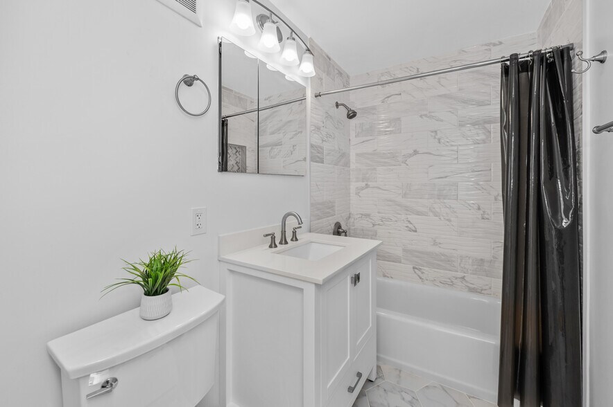 Building Photo - 131 Sewall Ave