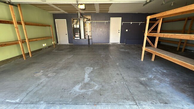 Building Photo - West Palmdale Home