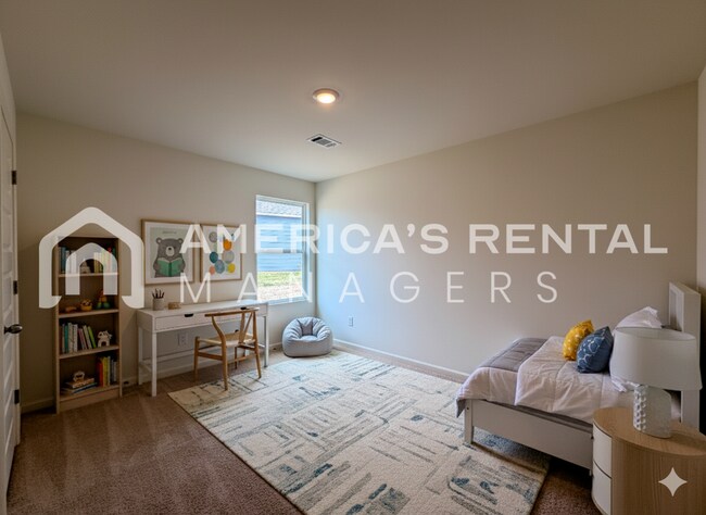 Building Photo - Available NOW! Spacious 5-Bedroom Single Level Home!