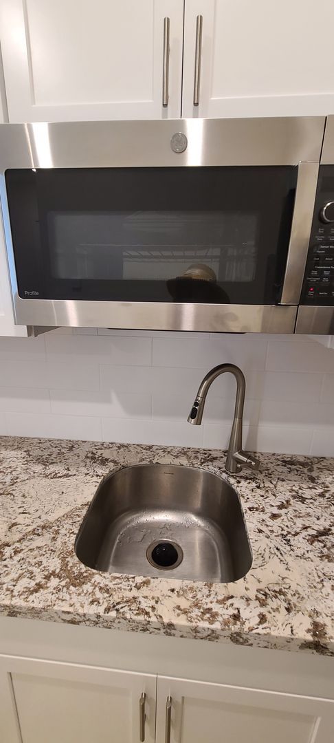 Building Photo - Next Gen Home with main house and guess unit in Spring lake Area