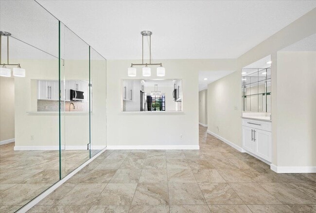 Building Photo - 101 Pinecrest Cir