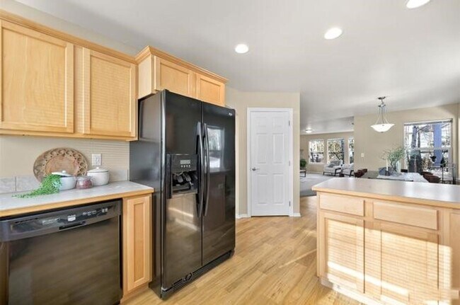 Building Photo - 4160 Deemer Rd