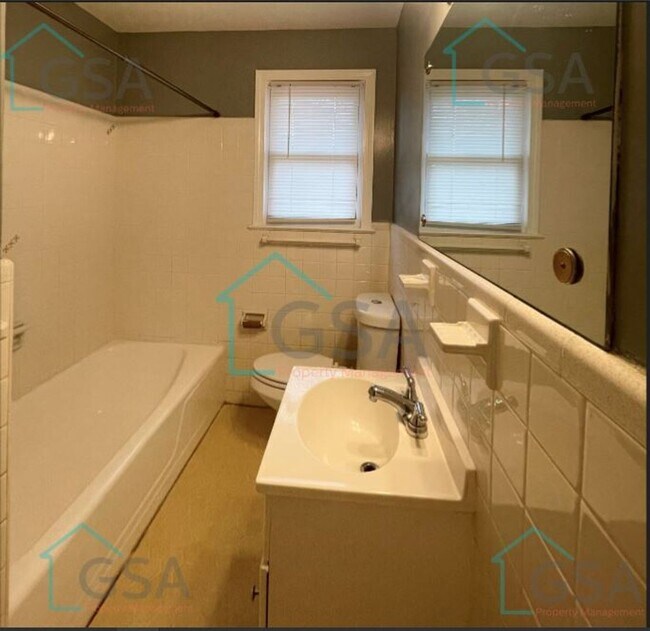 Building Photo - Two Bedroom Two Bath