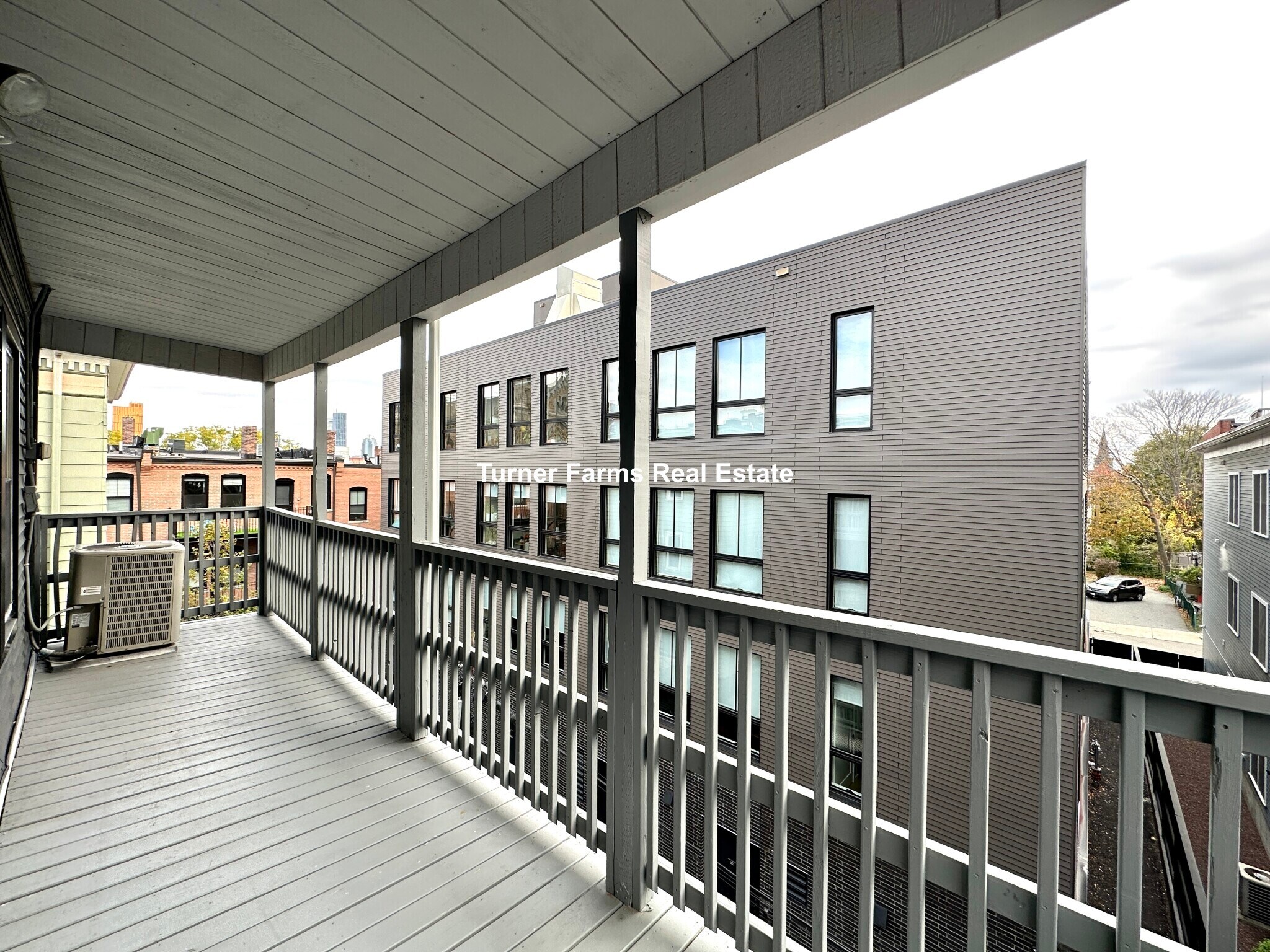 Building Photo - 8 Carmel St