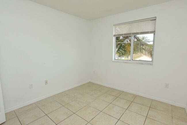 Building Photo - 8906 W Flagler St