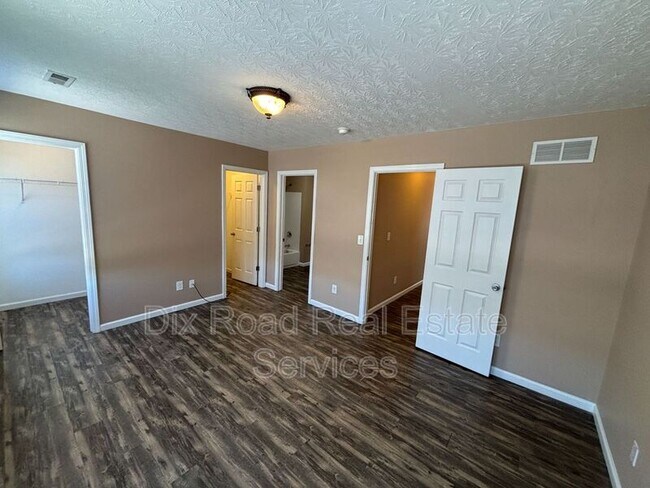 Building Photo - 2497 Deercove Ct.