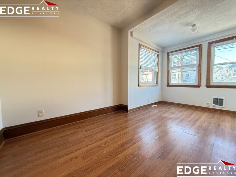 Building Photo - 69 Turner St