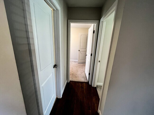 Building Photo - 3225 Ridgewood Pl Dr