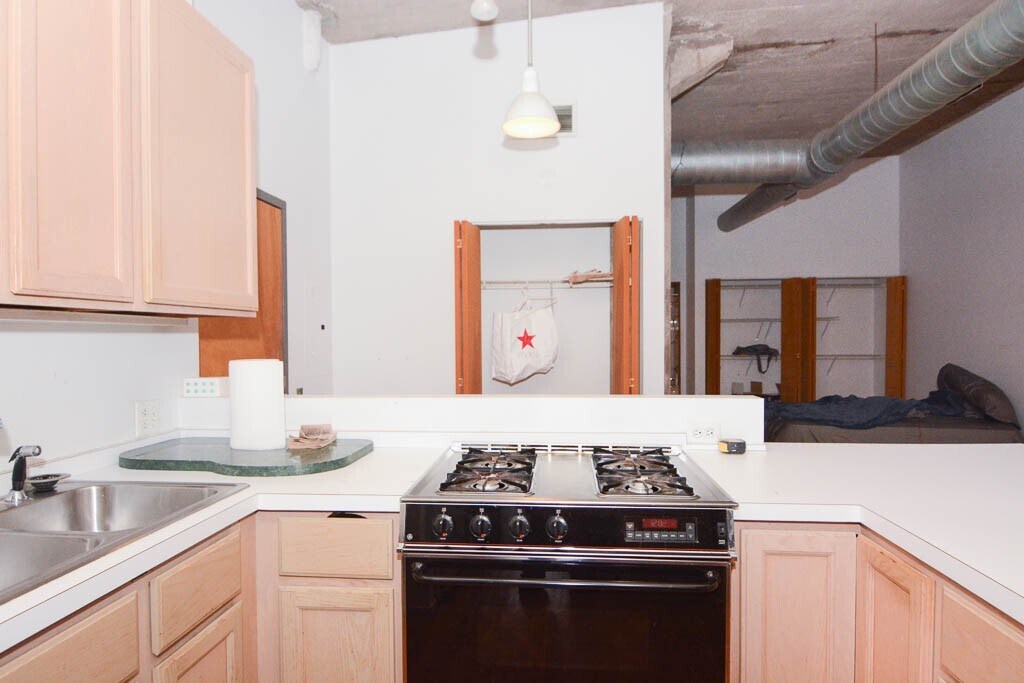 Building Photo - 110 N Peoria St