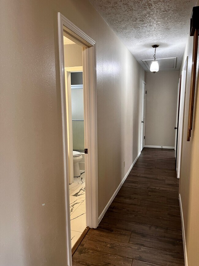 Building Photo - 2600 Arbor Dr