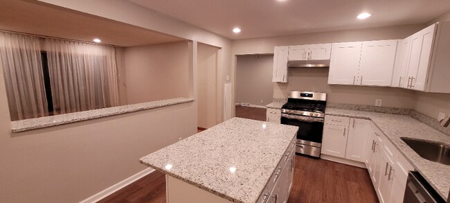 Building Photo - 28810 Cannon Rd