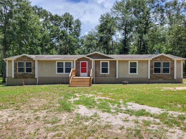Primary Photo - Cozy and Adorable home 4 bedroom 2 bath ho...
