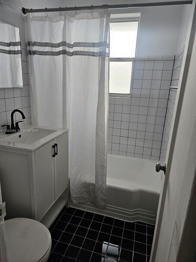 Building Photo - 900 Jefferson Ave