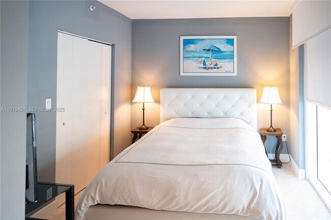 Building Photo - 16699 Collins Ave