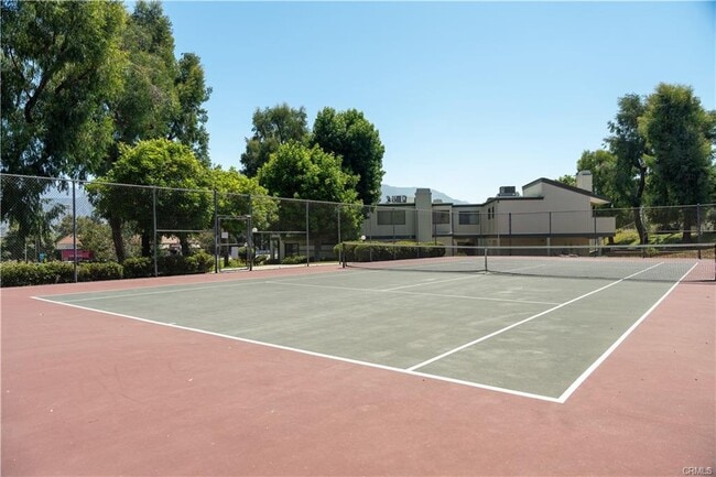 Building Photo - 10506 Sunland Blvd