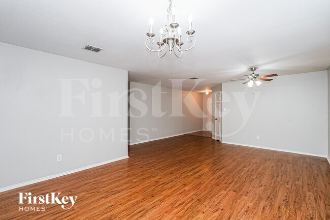 Building Photo - 12640 Shady Cedar Dr