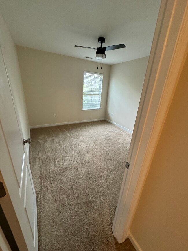 Building Photo - 6901 Swanhaven Dr