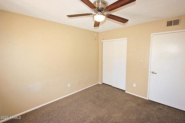 Building Photo - 410 E 9th Ave