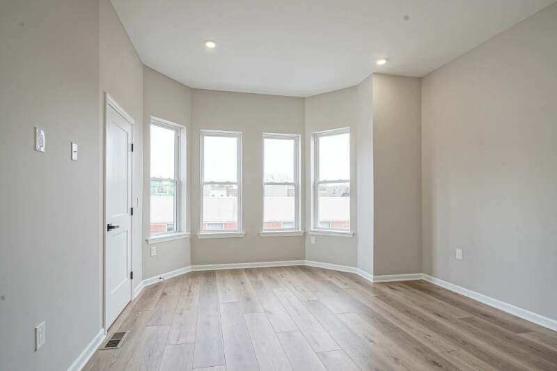 Building Photo - 952 N Marshall St