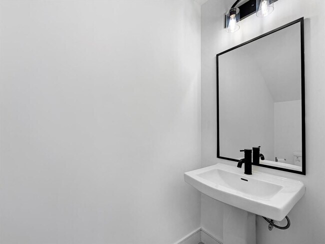 Building Photo - 4508 Old Yale St