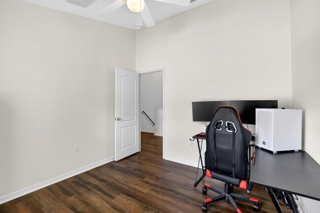 Building Photo - 714 Ashentree Dr
