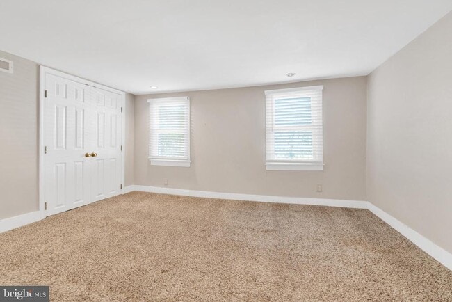 Building Photo - 19 Pleasant St