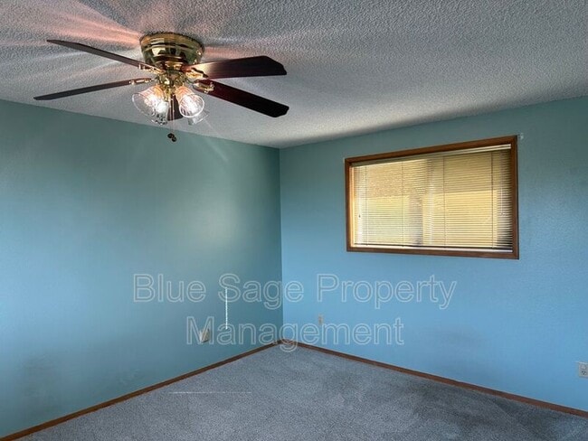 Building Photo - 152 Sea View Dr