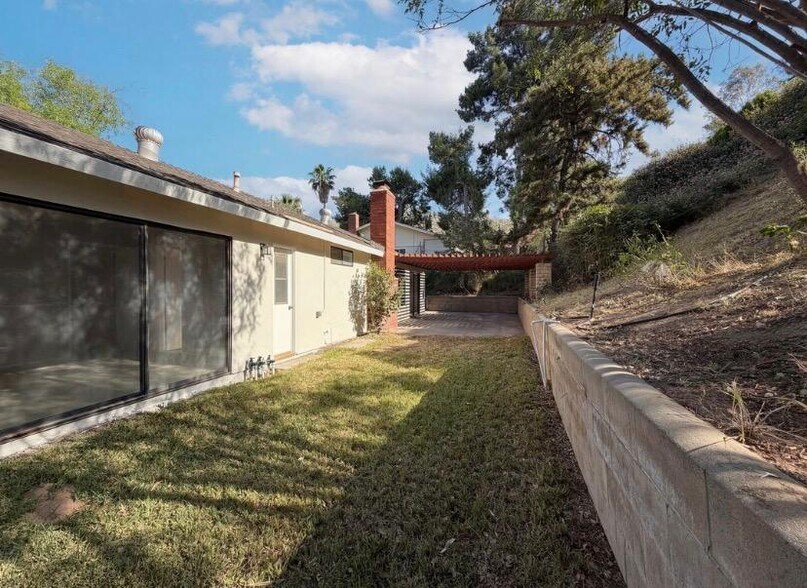 Building Photo - 2785 Bonita Dr