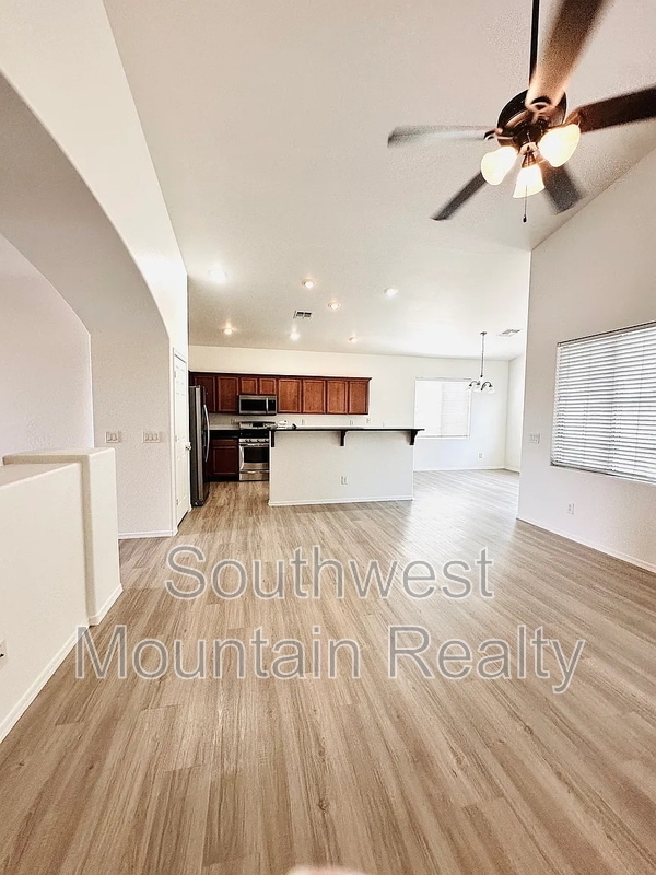 Building Photo - 2070 E Indigo Dr