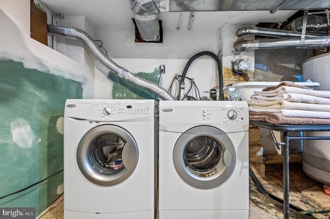 Building Photo - 1520-1522 Dorrance St