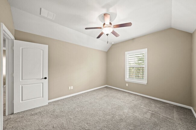 Building Photo - 28223 Red Shady Oaks Dr