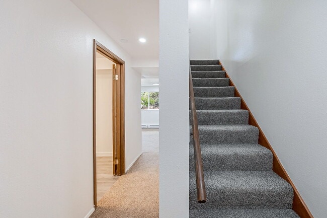 Building Photo - 13918 SE 23rd St