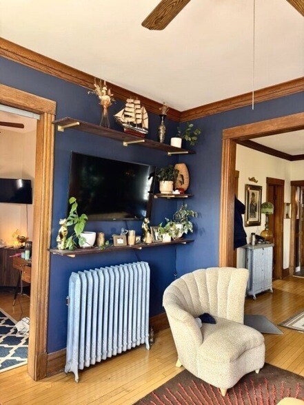 Building Photo - 3818 W Diversey Ave