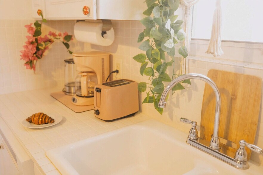 Building Photo - 181 NW 46th St