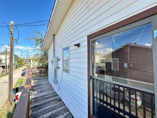 Building Photo - 5618 Avenue L Ave