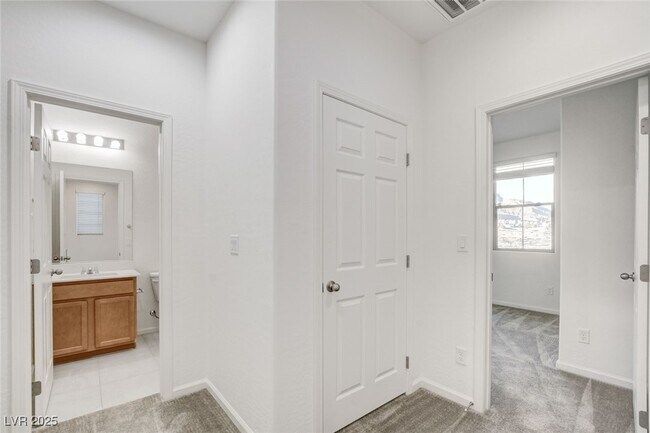 Building Photo - 11680 Hamilton Lk Ave