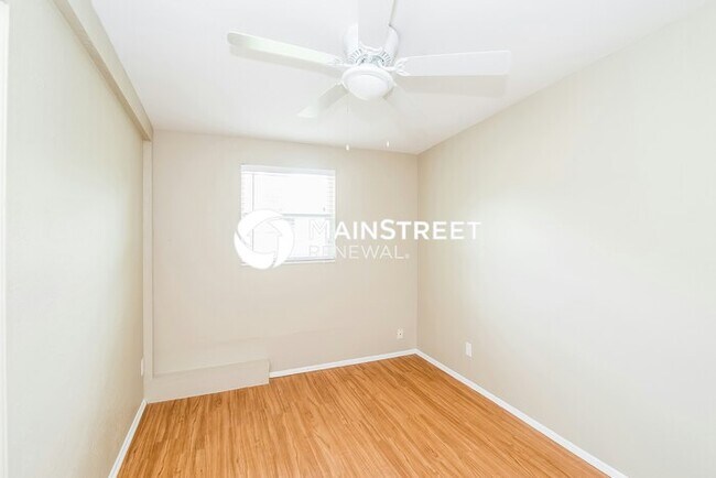 Building Photo - 3 Bedroom Pet-Friendly Home in Jacksonville, FL with Main Street Renewal